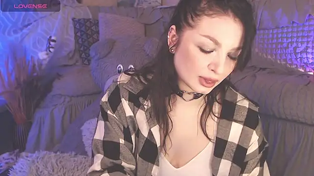 BritneyBarker online show from 01-31-25, 12:50