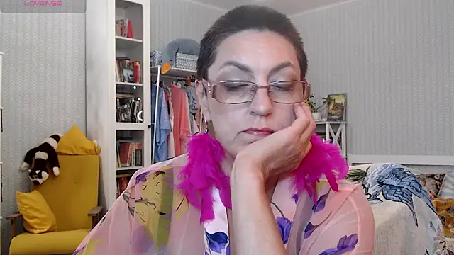Soffya Soy online show from 06-27-26, 04:01