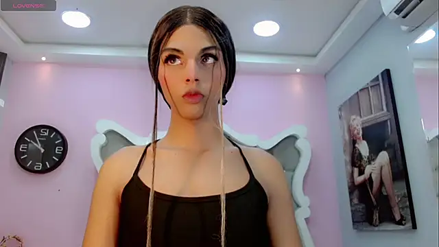 Snapshot of CamiiGarcia chatting on 02-22-25, 11:24 CamiiGarcia online show from 02-22-25, 11:24