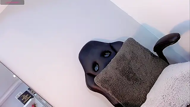 Snapshot of CamiiGarcia chatting on 03-10-25, 02:26 CamiiGarcia online show from 03-10-25, 02:26