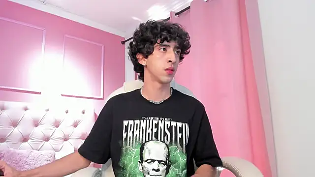 Alezzandro  online show from 01-25-25, 06:02