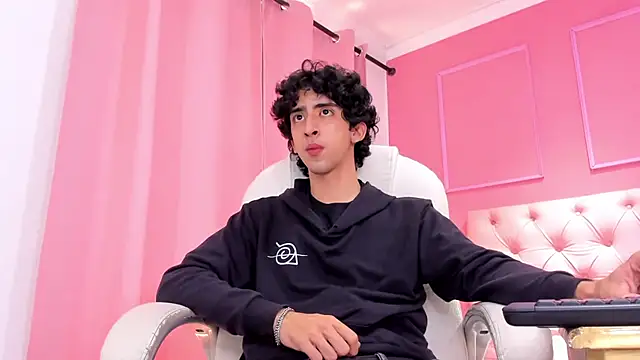 Alezzandro  online show from 02-04-25, 05:45