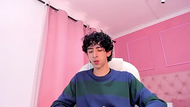 Alezzandro  online show from 02-06-25, 02:26