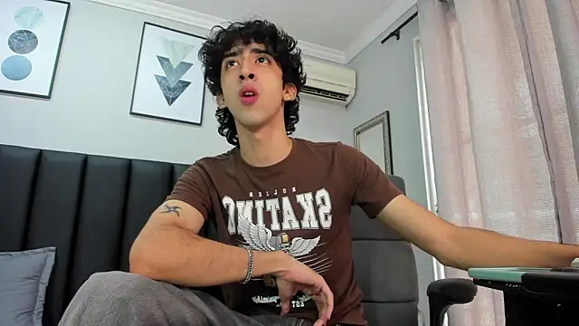 Alezzandro  online show from 02-18-25, 02:38