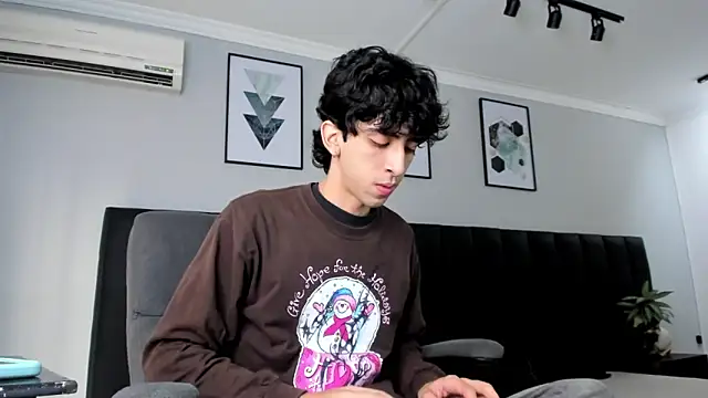 Alezzandro  online show from 03-08-25, 01:47