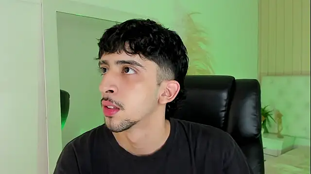 Alezzandro  online show from 09-26-25, 08:02