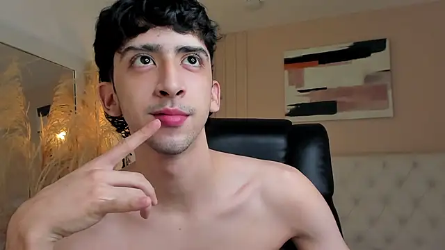 Alezzandro  online show from 10-04-25, 08:07