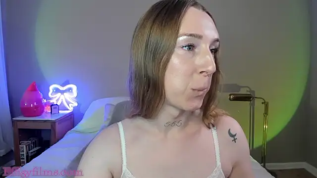 Snapshot of StarDuvall chatting on 02-11-26, 09:53 StarDuvall online show from 02-11-26, 09:53