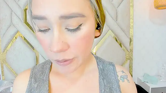 Lannajansen online show from 02-08-25, 04:57