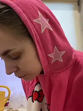 Snapshot of White_Lu chatting on 02-07-25, 01:47 White Lu online show from 02-07-25, 01:47