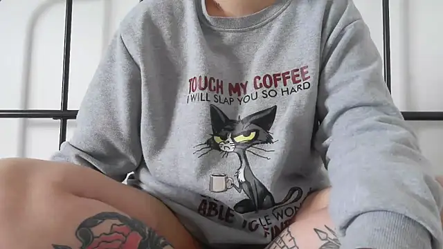 bunnyfox420 online show from 04-14-26, 04:02