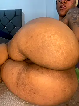 Snapshot of Charlotte_bronxxx chatting on 10-12-25, 08:30 Charlotte bronxxx online show from 10-12-25, 08:30