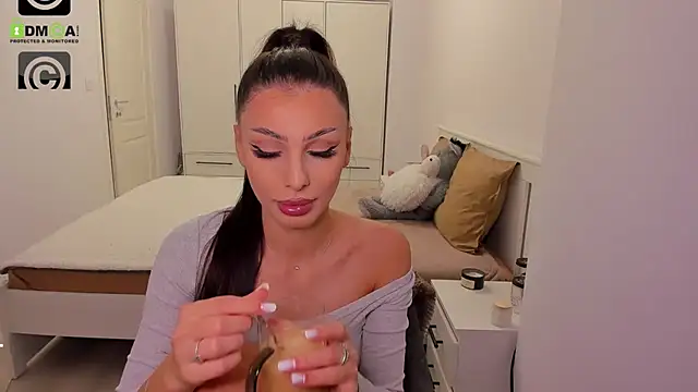 HelenShawn online show from 10-14-25, 09:04