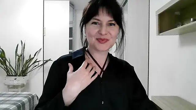 Victoria Glam online show from 09-18-25, 07:49