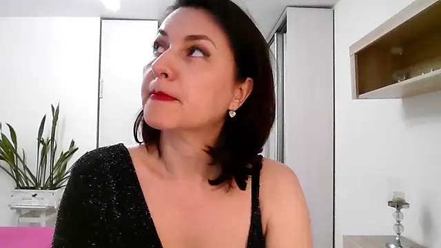 Victoria Glam online show from 04-29-26, 05:41