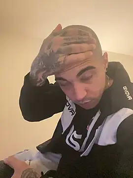 Snapshot of tony51753 chatting on 01-23-25, 12:14 tony51753 online show from 01-23-25, 12:14