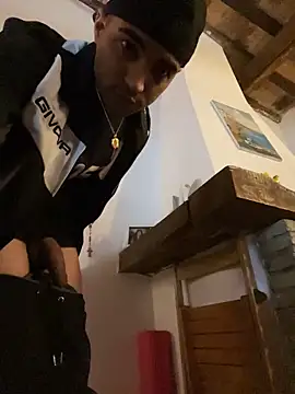 Snapshot of tony51753 chatting on 01-24-25, 10:41 tony51753 online show from 01-24-25, 10:41