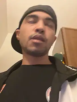 Snapshot of tony51753 chatting on 01-26-25, 03:38 tony51753 online show from 01-26-25, 03:38