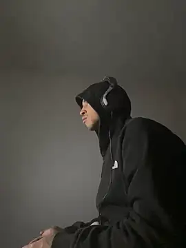 Snapshot of tony51753 chatting on 01-27-25, 05:48 tony51753 online show from 01-27-25, 05:48