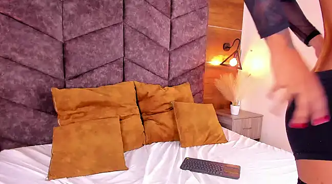 LauraaGomezz   online show from 01-31-25, 01:33