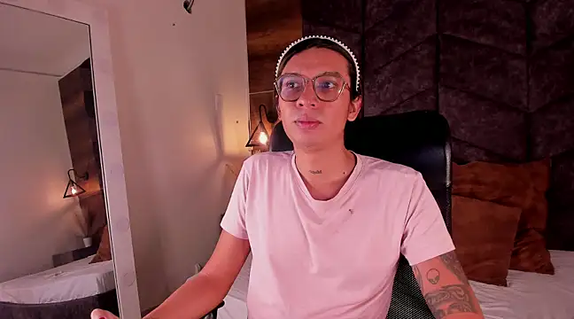 LauraaGomezz   online show from 02-09-25, 06:26