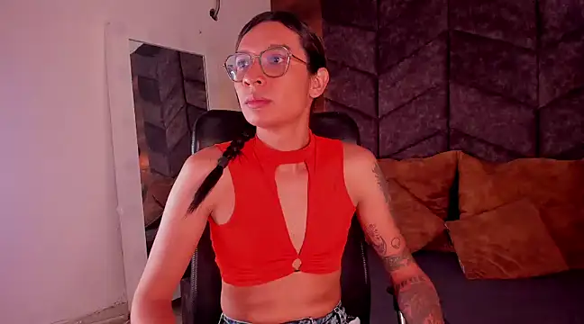 LauraaGomezz   online show from 02-12-25, 01:30