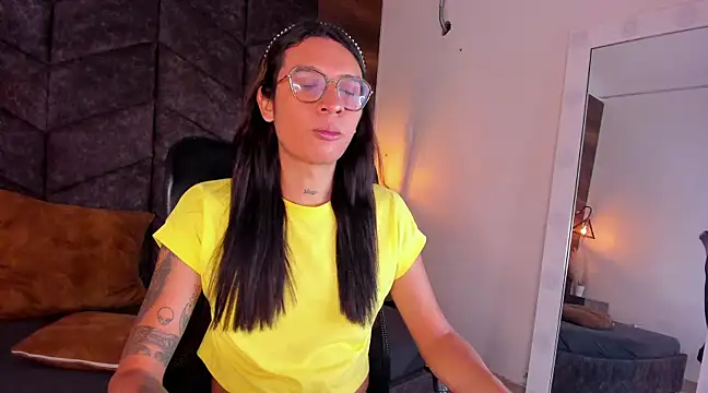 LauraaGomezz   online show from 02-12-25, 07:24