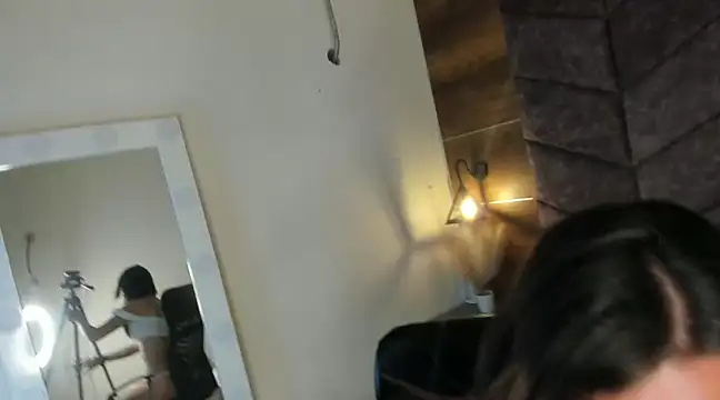 LauraaGomezz   online show from 02-18-25, 11:00