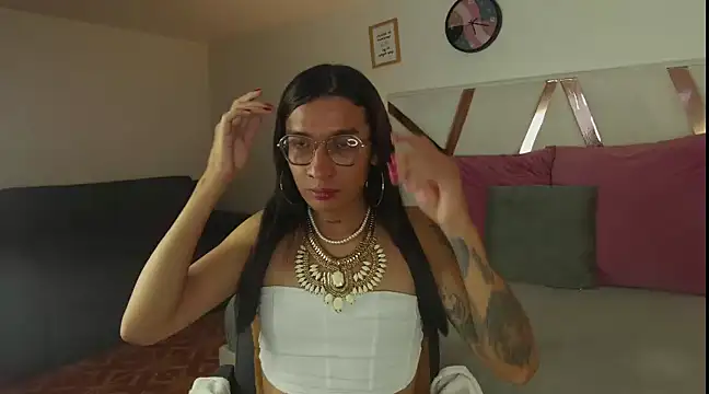 LauraaGomezz   online show from 02-27-25, 10:42