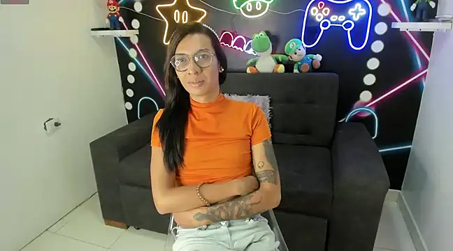 LauraaGomezz   online show from 03-04-25, 07:32