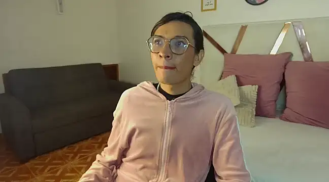 LauraaGomezz   online show from 03-22-25, 01:32