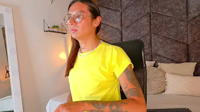 LauraaGomezz   online show from 09-27-25, 07:30