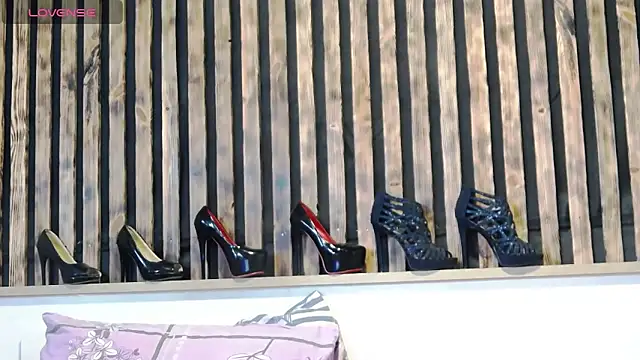 Snapshot of Alis_Lovi chatting on 03-18-26, 10:51 Alis Lovi online show from 03-18-26, 10:51