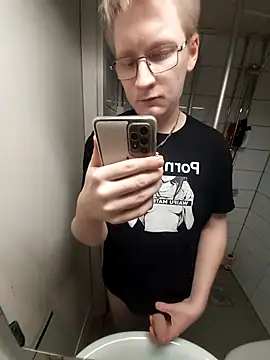 Arttuforyounakedboy online show from 02-05-26, 02:49