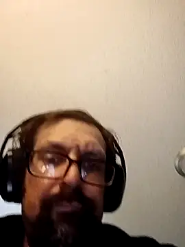 Snapshot of Johndis805 chatting on 10-27-25, 04:44 Johndis805 online show from 10-27-25, 04:44