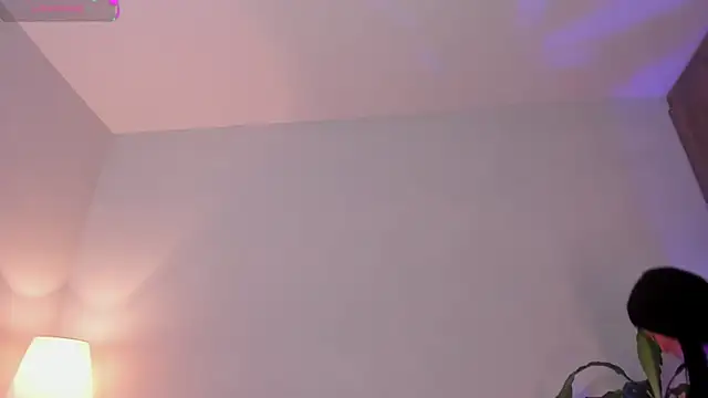 Hannah Jonhson online show from 04-29-26, 01:43