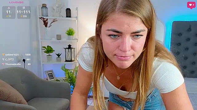 Donna Sun online show from 03-13-25, 04:34