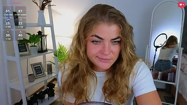 Donna Sun online show from 09-14-25, 04:33