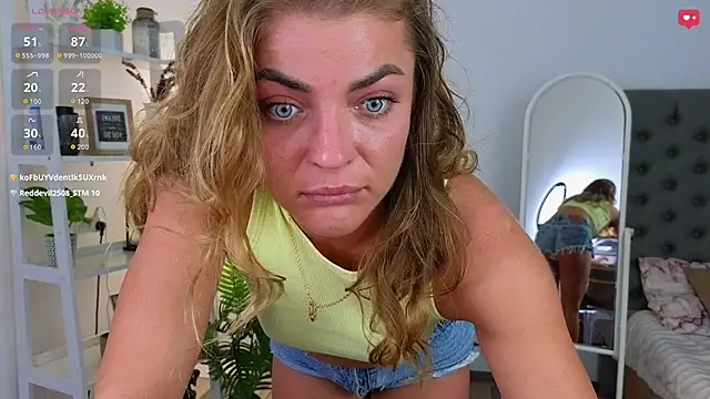 Donna Sun online show from 09-28-25, 09:03