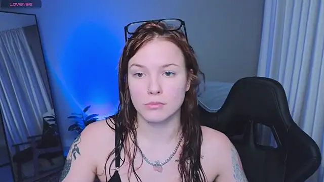 Snapshot of princess_elsie_ chatting on 03-22-25, 10:04 princess elsie online show from 03-22-25, 10:04