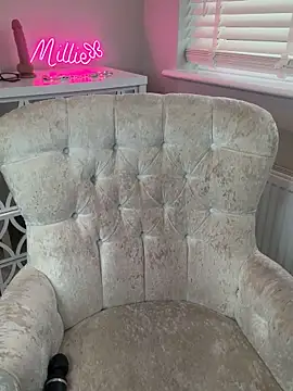 MakemeMillie1 online show from 11-04-25, 07:18