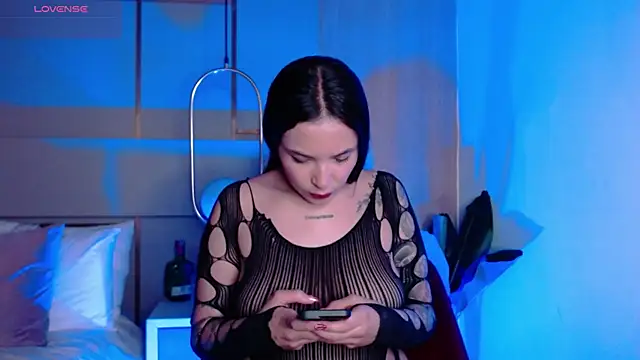 Victoria Collinns online show from 10-24-25, 12:12