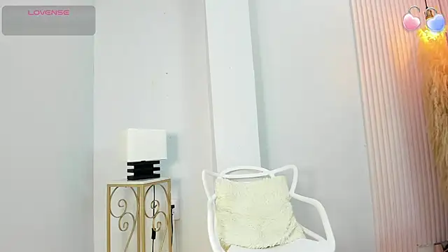 Snapshot of alana_rossetti chatting on 05-13-26, 03:15 alana rossetti online show from 05-13-26, 03:15