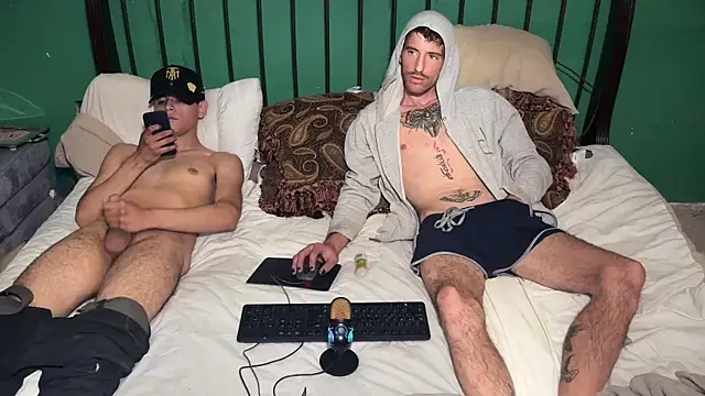 Snapshot of badrolemodelx chatting on 03-09-26, 02:43 badrolemodelx online show from 03-09-26, 02:43