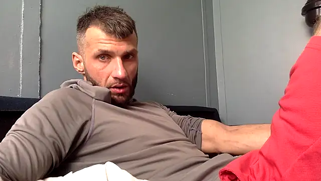 sexyhotstud12 online show from 12-17-25, 03:40