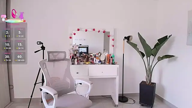 Snapshot of LairaScott chatting on 03-11-26, 09:43 LairaScott online show from 03-11-26, 09:43