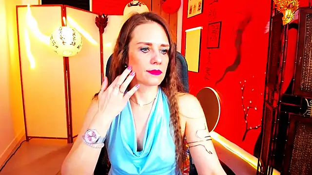 Snapshot of EmiliaBedy chatting on 03-28-26, 09:09 EmiliaBedy online show from 03-28-26, 09:09