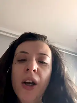 bunnythetailor online show from 11-21-25, 01:43