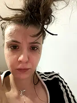 bunnythetailor online show from 11-26-25, 03:13