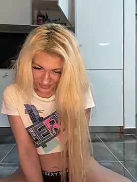 Snapshot of BabyBell69 chatting on 03-06-25, 06:37 BabyBell69 online show from 03-06-25, 06:37